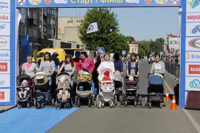 Як у Ковелі бігали мами з візочками. ФОТО