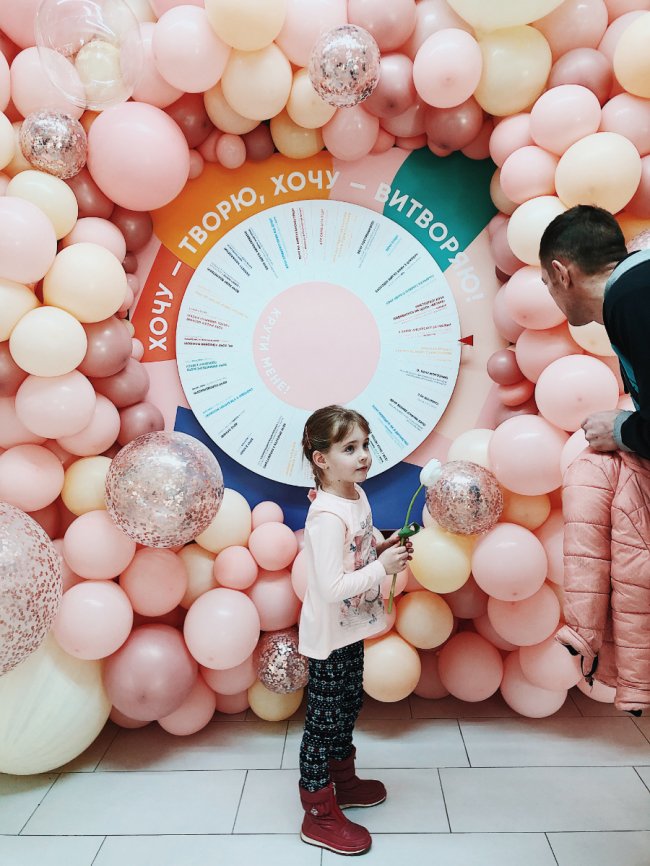 У луцькому «Промені» до свята дарували приємності. ФОТО*