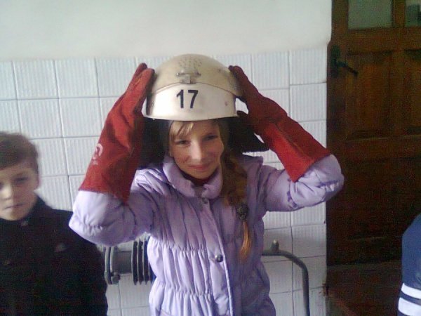 Рятувальники влаштували екскурсію пожежною частиною турійським школярам. ФОТО