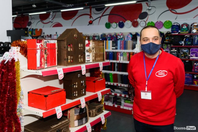 Безпрограшна лотерея і знижки: «Офіс Центр» у Луцьку три дні святкуватиме третю річницю. ФОТО*