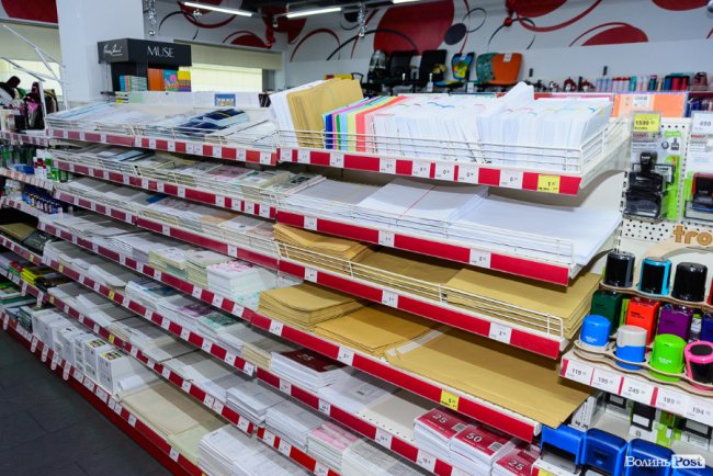 Безпрограшна лотерея і знижки: «Офіс Центр» у Луцьку три дні святкуватиме третю річницю. ФОТО*