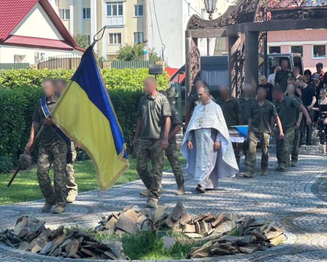 На Волині попрощалися з двома загиблими на війні Героями. ФОТО