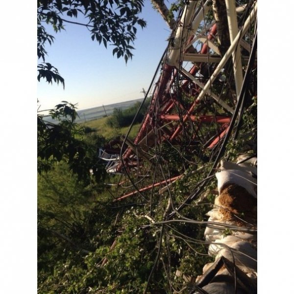 Під Слов'янськом впала телевежа. ФОТО