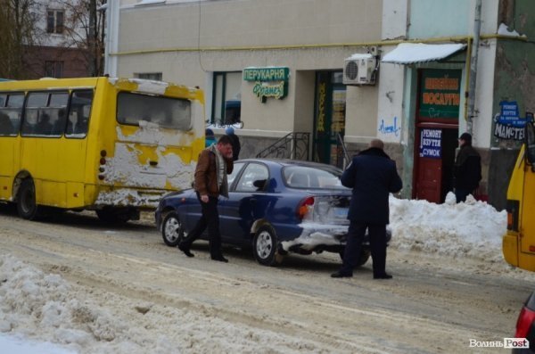 Центральну вулицю Луцька «паралізувало». ФОТО. ВІДЕО