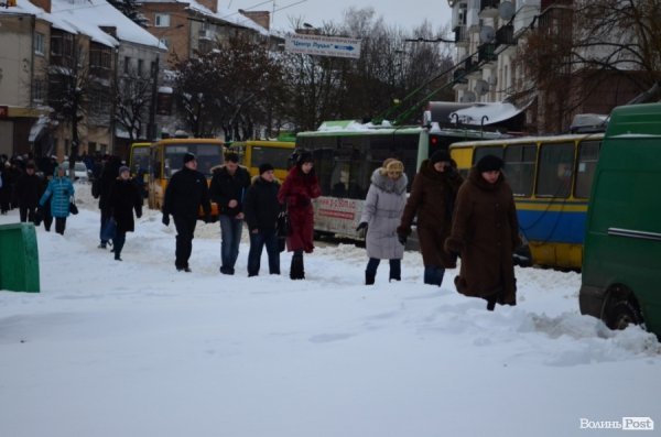 Центральну вулицю Луцька «паралізувало». ФОТО. ВІДЕО