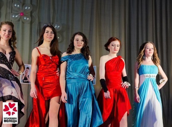 У Луцьку обирали найкрасивіших студенток. ФОТО