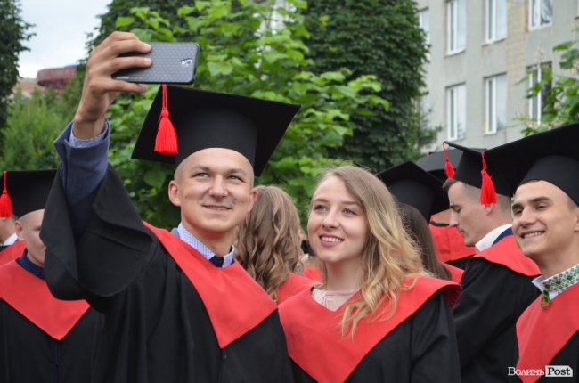 У луцькому політесі «відгуділи» випускний. ФОТО