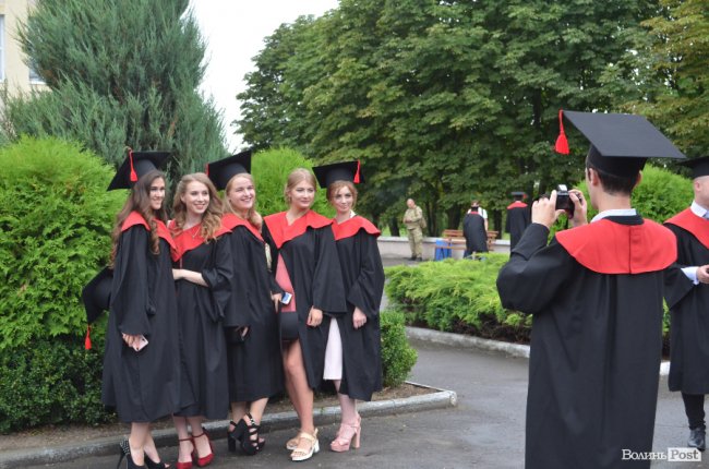 У луцькому політесі «відгуділи» випускний. ФОТО