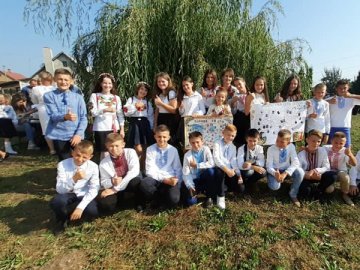 Квести, майстер-класи: у школі поблизу Луцька креативно відсвяткували перший дзвоник. ФОТО