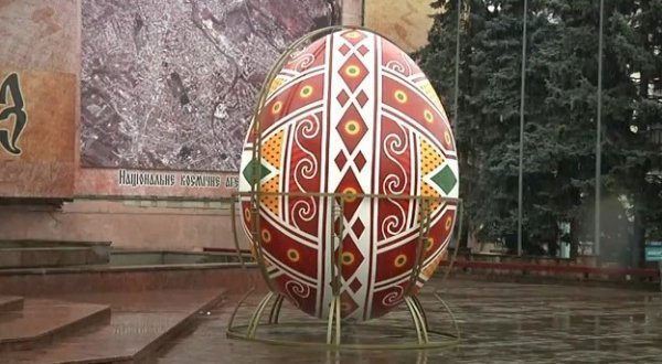 Які конкуренти у луцького яйця-гіганта? ФОТО. ВІДЕО