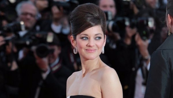 Заради кого Бред Піт може кинути Джолі. ФОТО