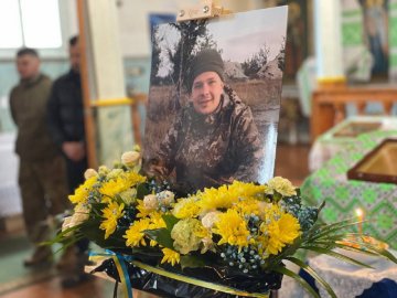 На Волині попрощались із 23-річним Героєм Артуром Мельничуком