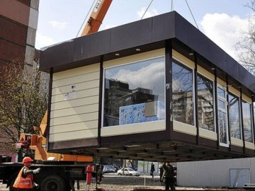 У Луцьку на тротуарі біля парковки поставлять 5 кіосків