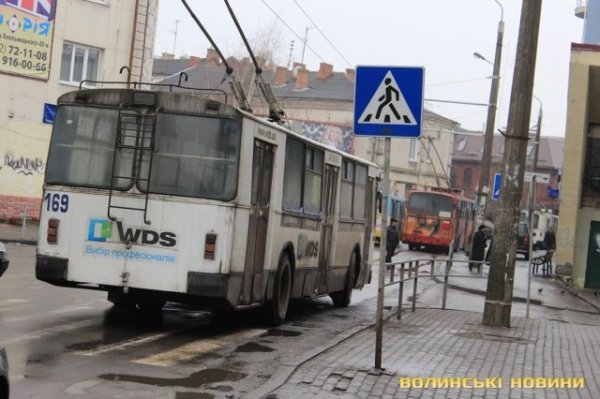 У центрі Луцька - великий затор. ФОТО
