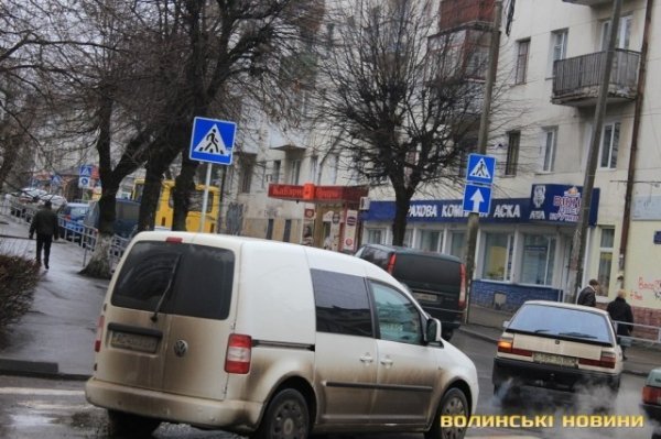 У центрі Луцька - великий затор. ФОТО