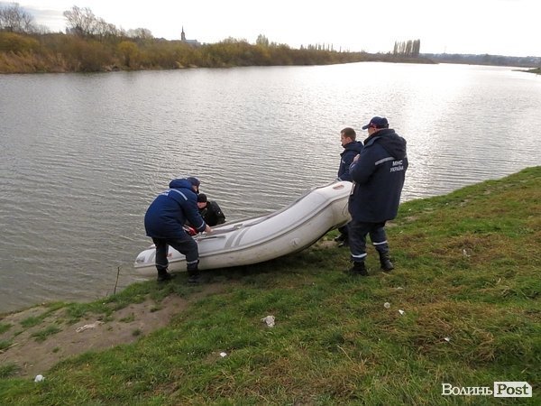 Спуск човна на воду