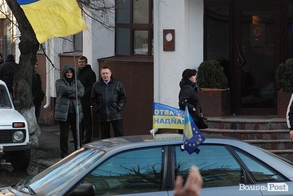 У Луцьку «Правий сектор» пікетує прокуратуру. ФОТО