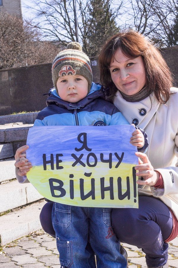 «Ми за мир», - флешмоб у Луцьку. ФОТО