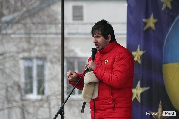 Віче на луцькому Євромайдані. ФОТО