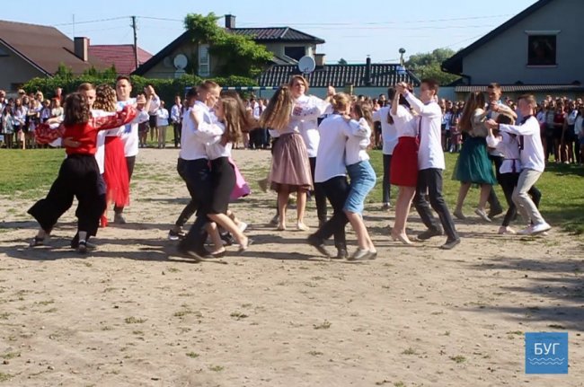 Останній дзвоник у Володимирі. ФОТО