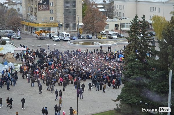 У Луцьку - студентський Євромайдан без партсимволіки. ФОТО