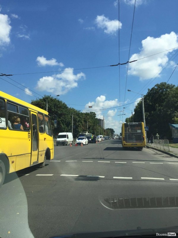 ДТП в Луцьку: в автівку копів врізався джип. ФОТО
