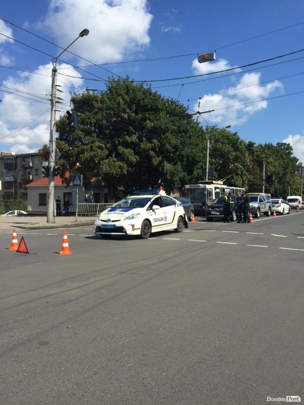 ДТП в Луцьку: в автівку копів врізався джип. ФОТО