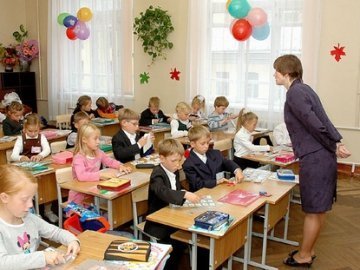 Скандал у київській школі: вчителька змушувала дітей битися головою об дошку. АУДІОЗАПИС