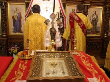 Онкодиспансер, пологовий, психлікарня: до медзакладів Луцька навідувалися з особливою святинею