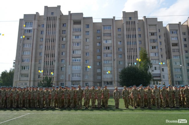 Майбутні захисники: у Луцьку для військових ліцеїстів пролунав перший дзвоник. ФОТО