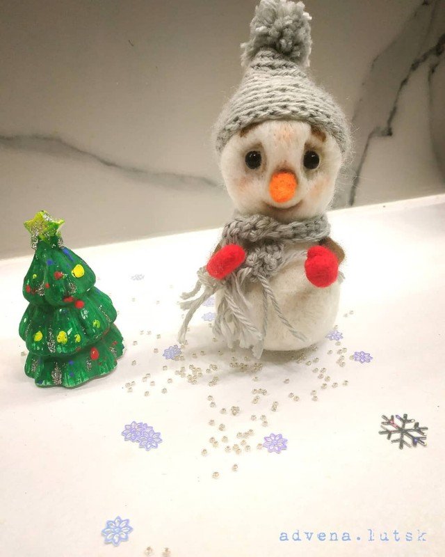 «Схоже на шаманство із лялькою вуду»: лучанка в декреті створює дивовижні іграшки із вовни. ФОТО