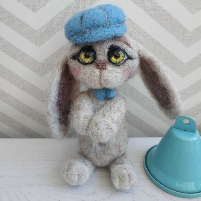 «Схоже на шаманство із лялькою вуду»: лучанка в декреті створює дивовижні іграшки із вовни. ФОТО