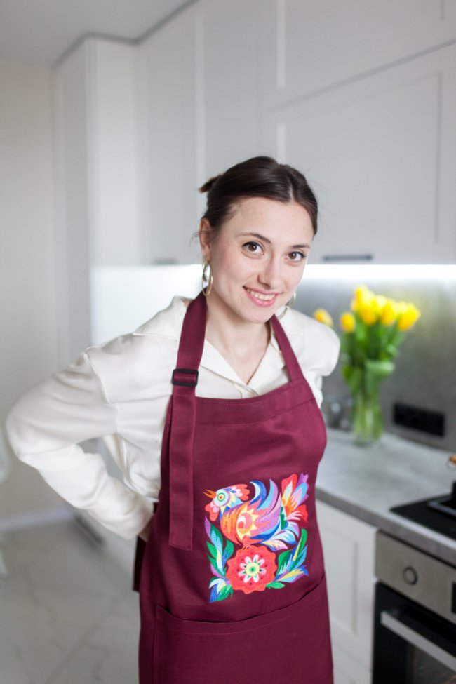 На фартухах оживає забутий розпис: лучанка створила бренд домашнього текстилю Maliovka