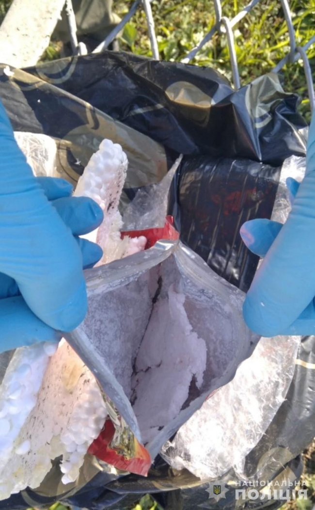 Затримали 23-річного наркозбувача, який перекинув психотропні речовини на територію ізолятора у Луцьку