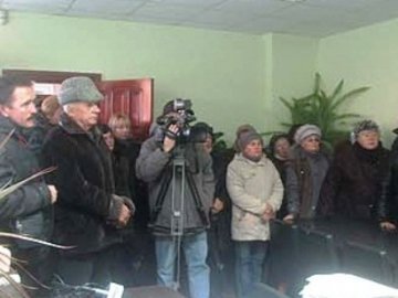 Ківерцівські торгівці перекрили вулицю. ФОТО. ВІДЕО Ківерцівські торгівці перекрили вулицю. ФОТО. ВІДЕО