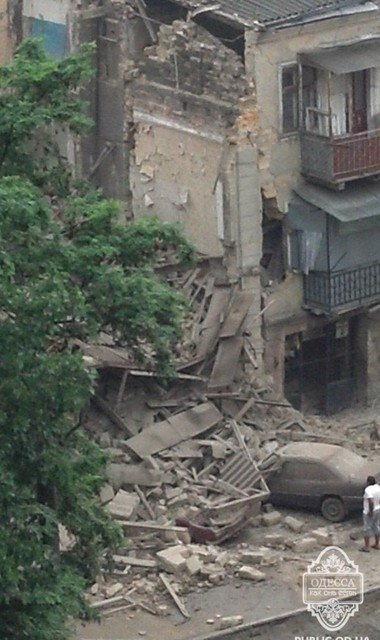 В Одесі обвалився будинок. ФОТО. ВІДЕО