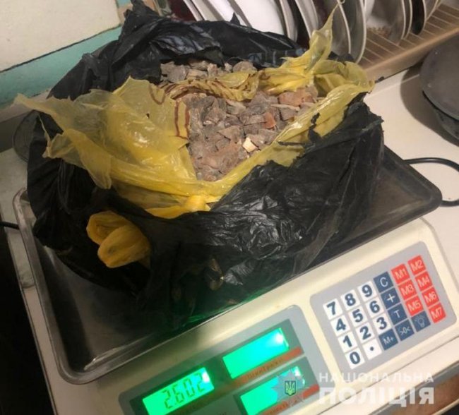 На Волині судитимуть злочинну групу, яка організувала бурштиновий бізнес