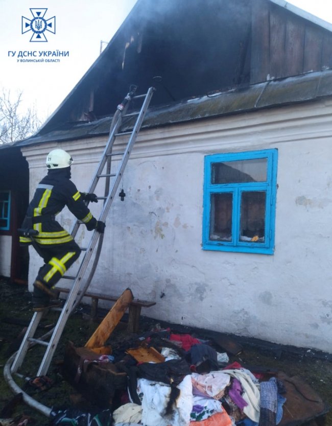 На Волині під час пожежі у житловому будинку загинула пенсіонерка
