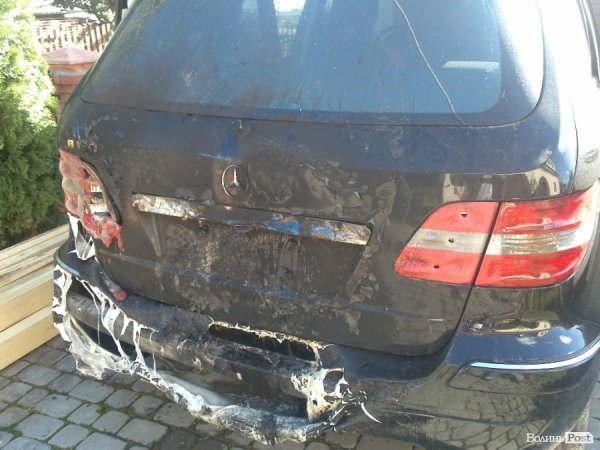 Машину екс-голови райради спалили через політику? ФОТО  