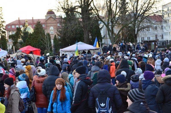 Студентський мітинг у Луцьку. ФОТО. ВІДЕО