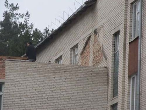 На Волині вітер «зняв» дах із лікарні