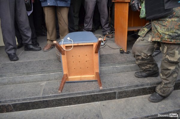 Люстрація в Нововолинську почалася з невдачі. ФОТО. ВІДЕО