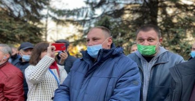 У Підгайцях з сесії «попросили» всіх мешканців та атовців: пояснили, що через ковід