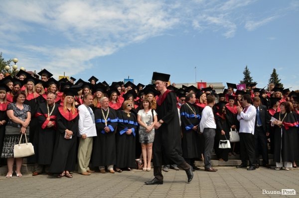 У Луцьку вручили дипломи магістрам. ФОТО
