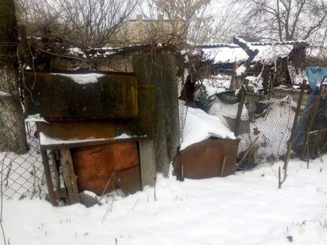 Поблизу Луцького замку муніципали виявили занедбані сараї. ФОТО