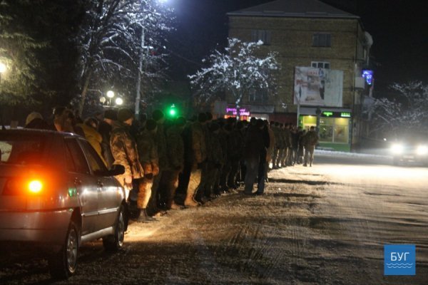 Володимир-Волинський: Героя зустрічали на колінах