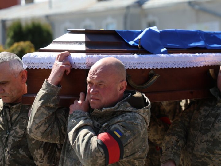 У Луцьку попрощалися з воїном Олександром Коханюком