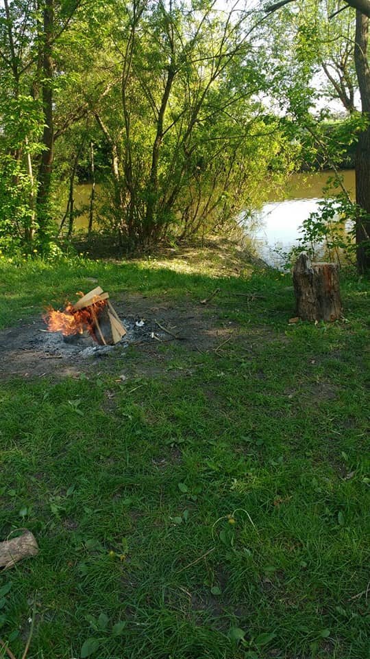 «Палять, палять і палять»: у Луцьку продовжують палити сміття. ФОТО
