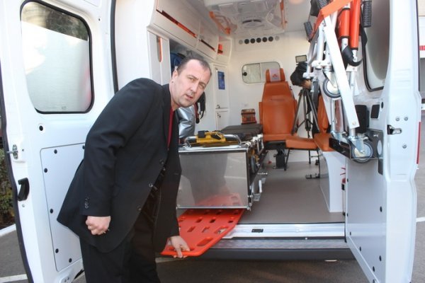 Волинський опіковий центр отримав реанімобіль. ФОТО