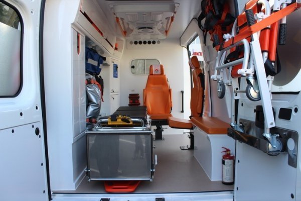 Волинський опіковий центр отримав реанімобіль. ФОТО